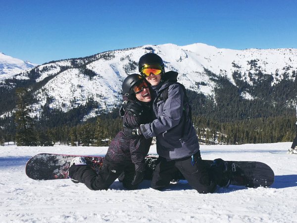 @ashleydpetersen and her hubby sharing the sport they love out on the slopes of Sierra!